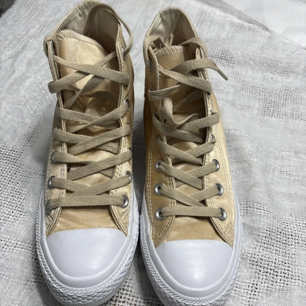 Converse Chuck Taylor All Star High Top Gold Satin Sz 7.5‎